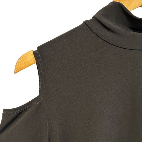 Clara Sun Woo Black Cold Shoulder Flowy Cowl Neck Wrinkle Resistent Top Med - Picture 4 of 5